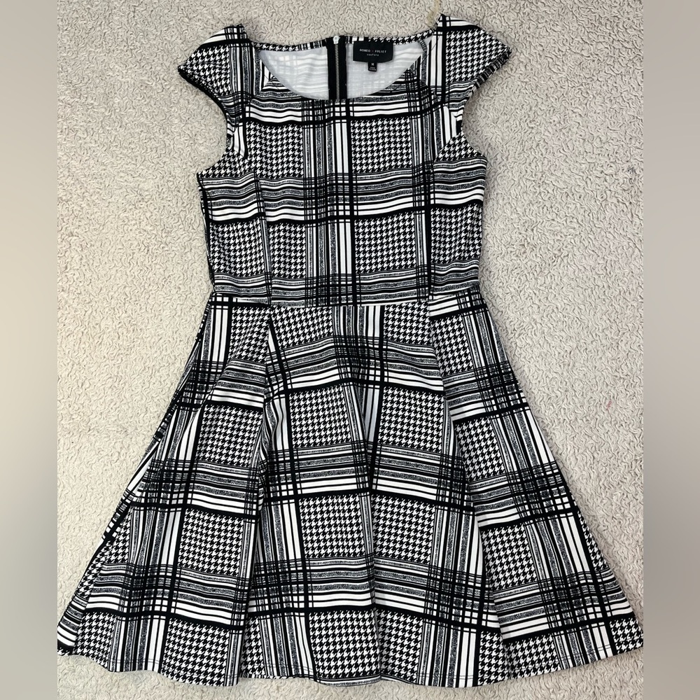 Romeo + Juliet Couture Black and White Plaid Skater Dress Size M Retro